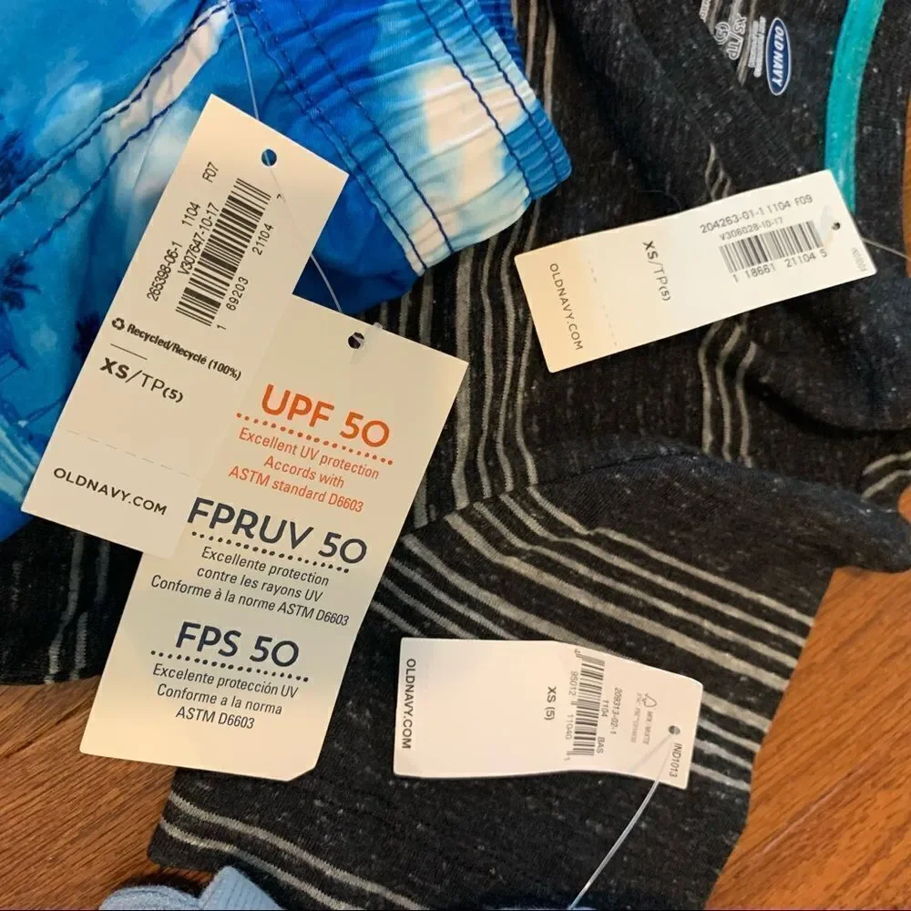 New OLD NAVY Boys Lot Swim Trunks & Shirts XS 5